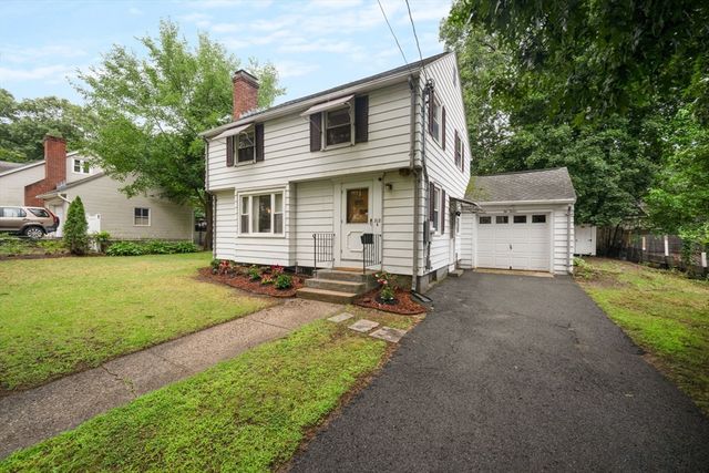 212 Emerson St, Springfield, MA 01118
