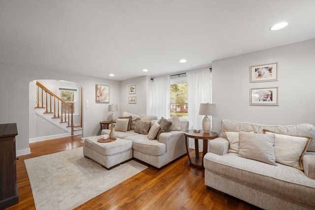 212 Emerson St, Springfield, MA 01118