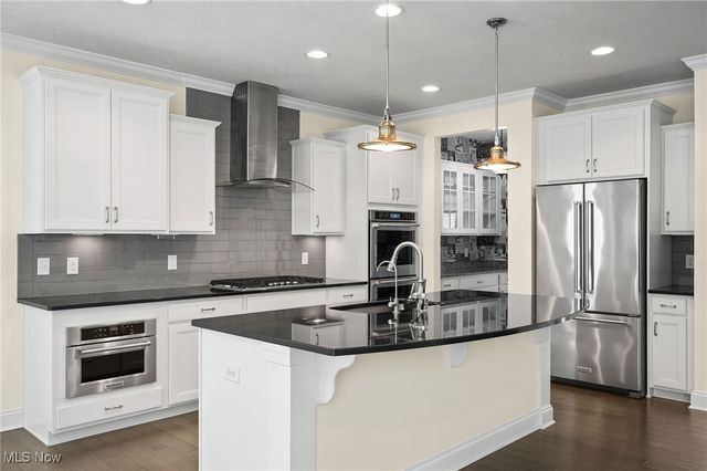 85 Brighton Drive, Aurora, OH 44202