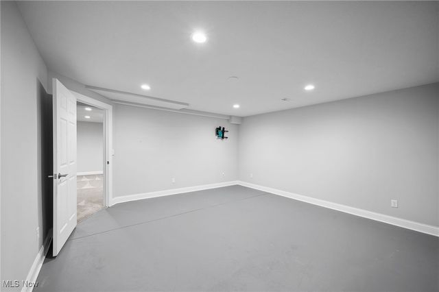 85 Brighton Drive, Aurora, OH 44202