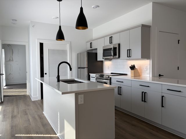 2704 Clifton Ave Apt 404, Nashville, TN 37209