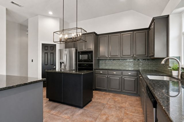 512 Coventry Drive, Grapevine, TX 76051