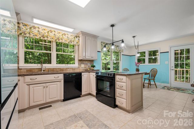 909 Woodland Forest Drive, Waxhaw, NC 28173