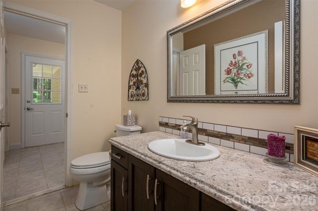 909 Woodland Forest Drive, Waxhaw, NC 28173