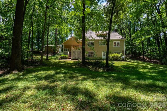 909 Woodland Forest Drive, Waxhaw, NC 28173