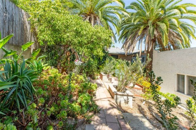 2400-2402 Merton Avenue, Los Angeles, CA 90041