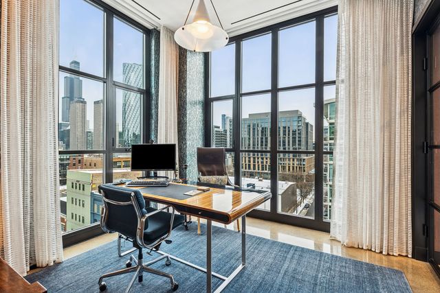 900 W Washington Boulevard 802, Chicago, IL 60607