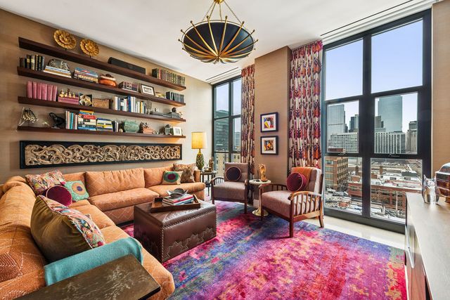 900 W Washington Boulevard 802, Chicago, IL 60607