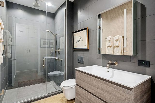 900 W Washington Boulevard 802, Chicago, IL 60607