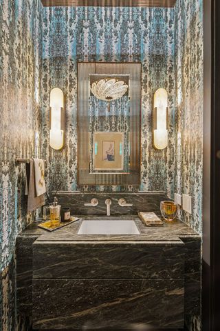 900 W Washington Boulevard 802, Chicago, IL 60607