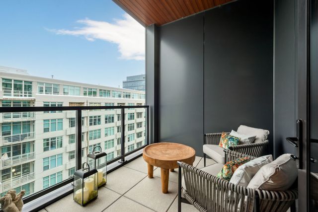 900 W Washington Boulevard 802, Chicago, IL 60607