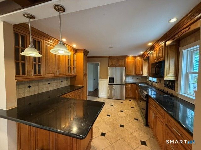 157 Samp Mortar Drive, Fairfield, CT 06824