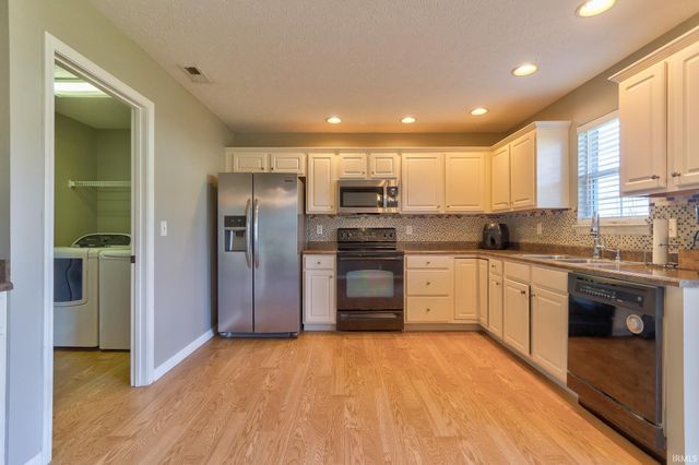 10147 Anchor Way, Evansville, IN 47725