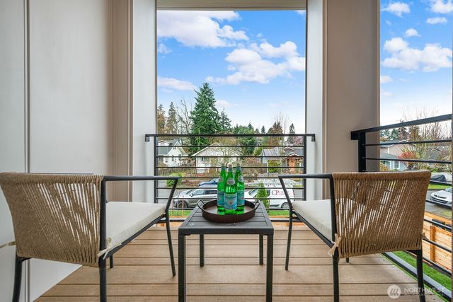 3218 47th Avenue SW, Seattle, WA 98116