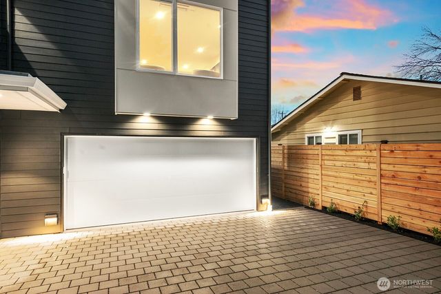 3218 47th Avenue SW, Seattle, WA 98116