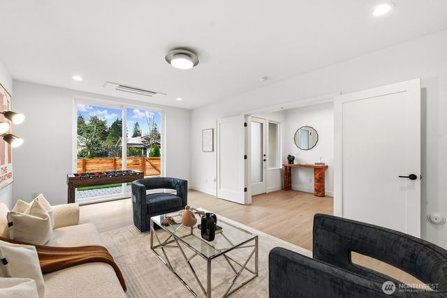 3218 47th Avenue SW, Seattle, WA 98116