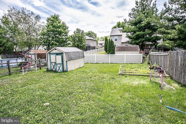 1107 SCHOOL HOUSE LN, Quakertown, PA 18951