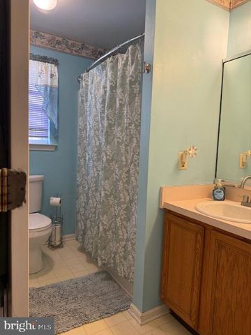 1107 SCHOOL HOUSE LN, Quakertown, PA 18951