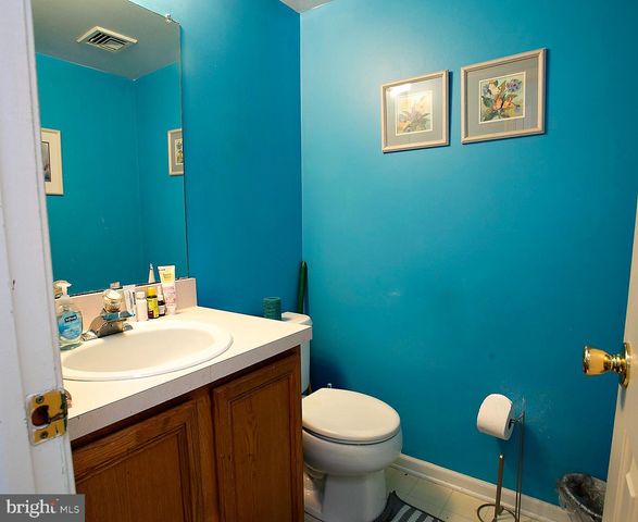 1107 SCHOOL HOUSE LN, Quakertown, PA 18951