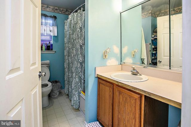 1107 SCHOOL HOUSE LN, Quakertown, PA 18951