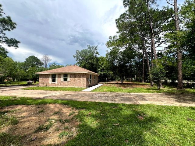 748 County Road 296d, Alvin, TX 77511