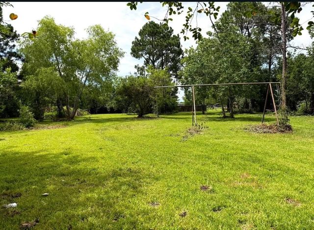 748 County Road 296d, Alvin, TX 77511