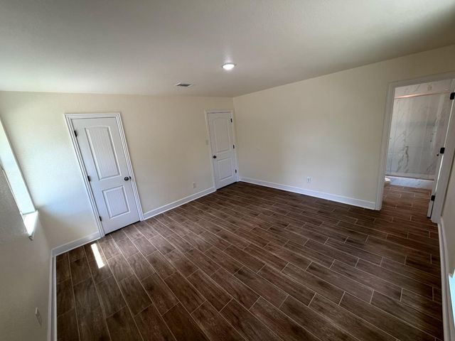 748 County Road 296d, Alvin, TX 77511