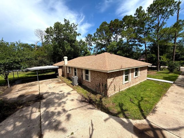 748 County Road 296d, Alvin, TX 77511