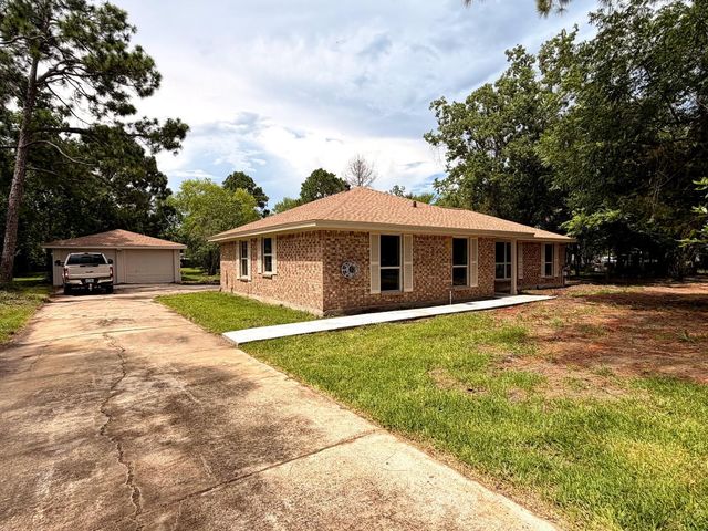 748 County Road 296d, Alvin, TX 77511