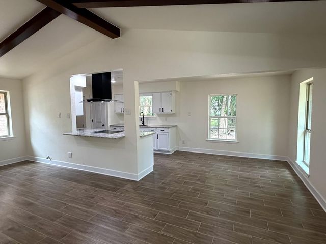 748 County Road 296d, Alvin, TX 77511