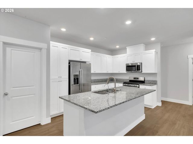 16646 Sw TOWNSVILLE St, Portland, OR 97224
