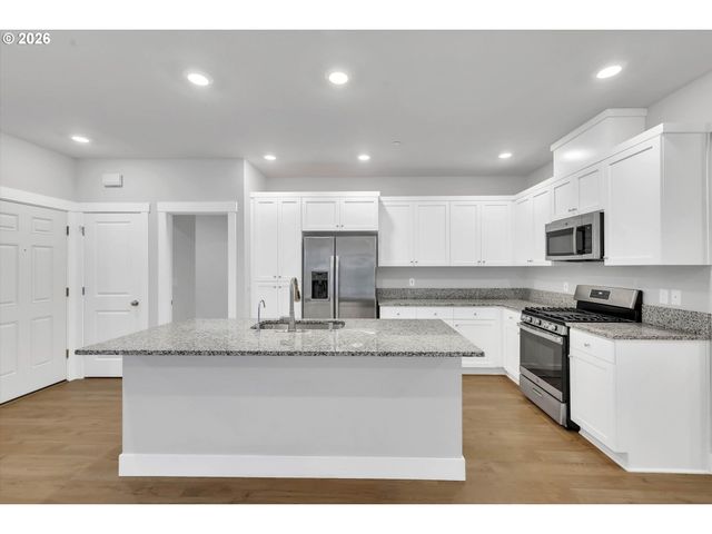 16646 Sw TOWNSVILLE St, Portland, OR 97224