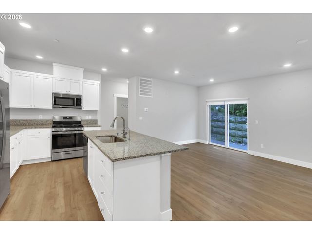 16646 Sw TOWNSVILLE St, Portland, OR 97224
