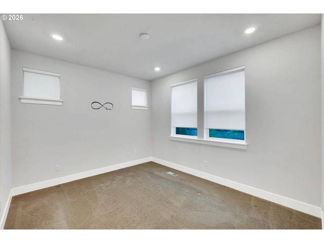 16646 Sw TOWNSVILLE St, Portland, OR 97224