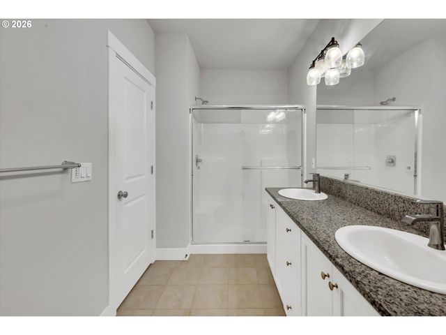 16646 Sw TOWNSVILLE St, Portland, OR 97224