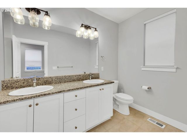16646 Sw TOWNSVILLE St, Portland, OR 97224