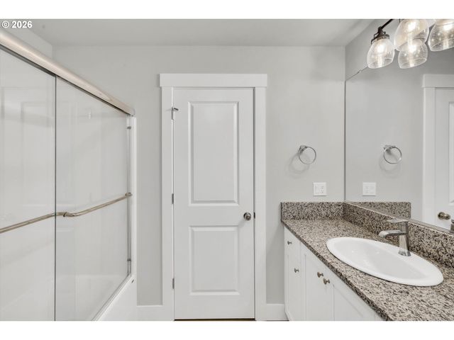 16646 Sw TOWNSVILLE St, Portland, OR 97224