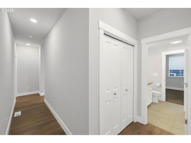16646 Sw TOWNSVILLE St, Portland, OR 97224
