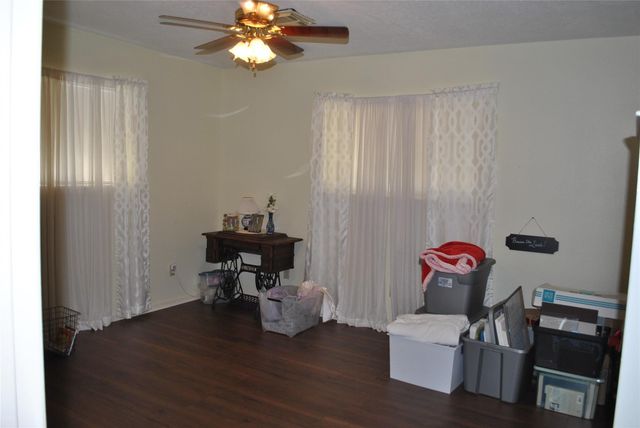 401 Laurel Drive, Friendswood, TX 77546