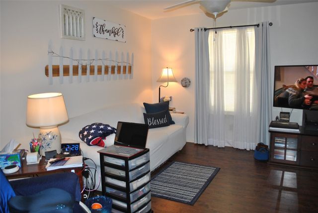 401 Laurel Drive, Friendswood, TX 77546