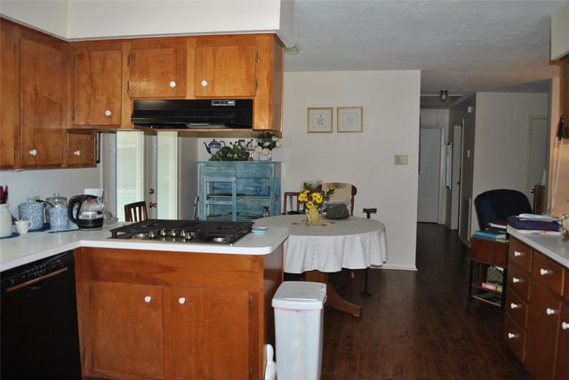 401 Laurel Drive, Friendswood, TX 77546