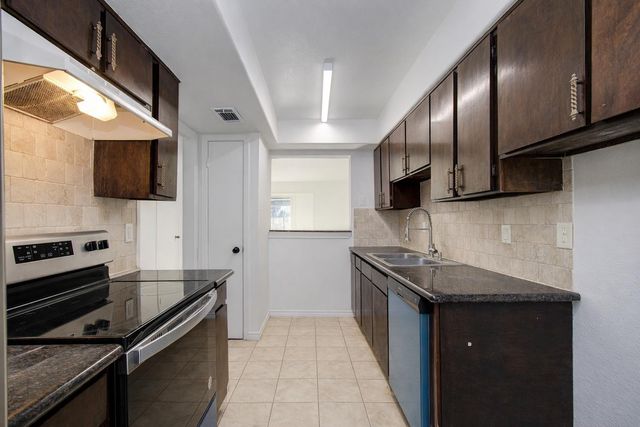 7902 Grove Ridge Drive, Houston, TX 77061