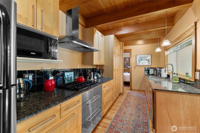 1517 Fairvew Street, Bellingham, WA 98229