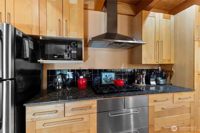 1517 Fairvew Street, Bellingham, WA 98229