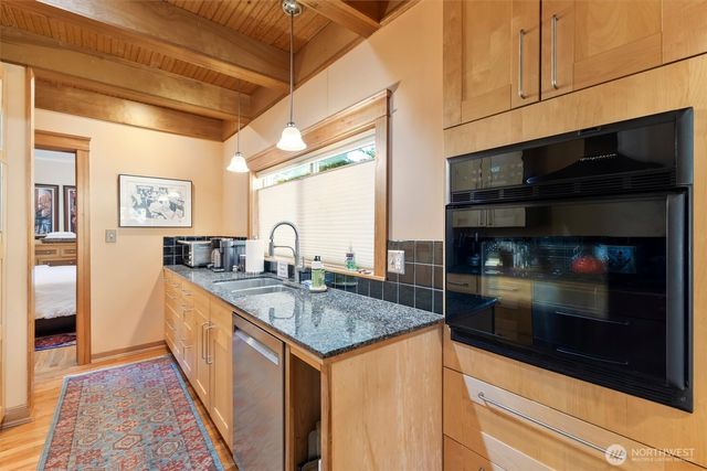 1517 Fairvew Street, Bellingham, WA 98229