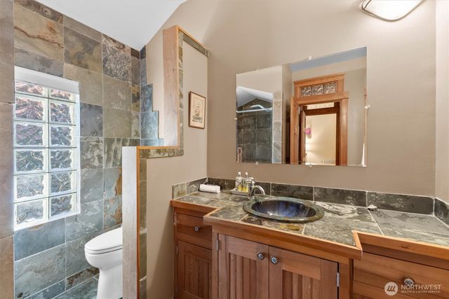 1517 Fairvew Street, Bellingham, WA 98229