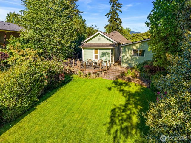 1517 Fairvew Street, Bellingham, WA 98229