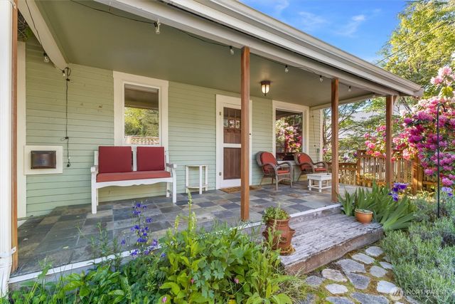 1517 Fairvew Street, Bellingham, WA 98229
