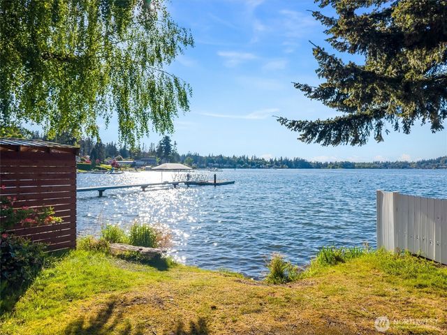 1517 Fairvew Street, Bellingham, WA 98229