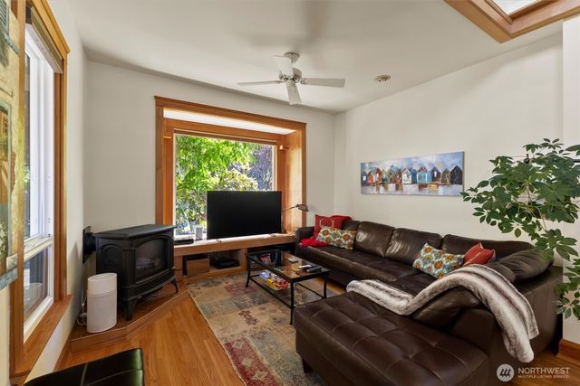 1517 Fairvew Street, Bellingham, WA 98229